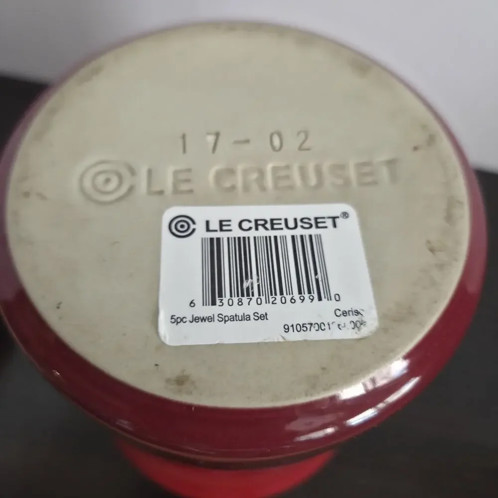 Le Creuset Stonewear Large Utensil Crock Red 6x5 Inch